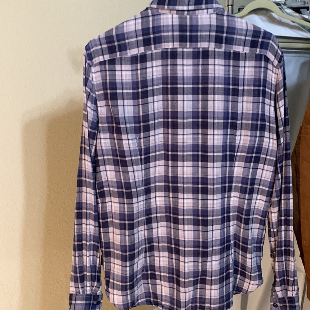 Light weight button down - Picture 4 of 5